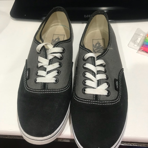 Black and grey low vans - Picture 2 of 5